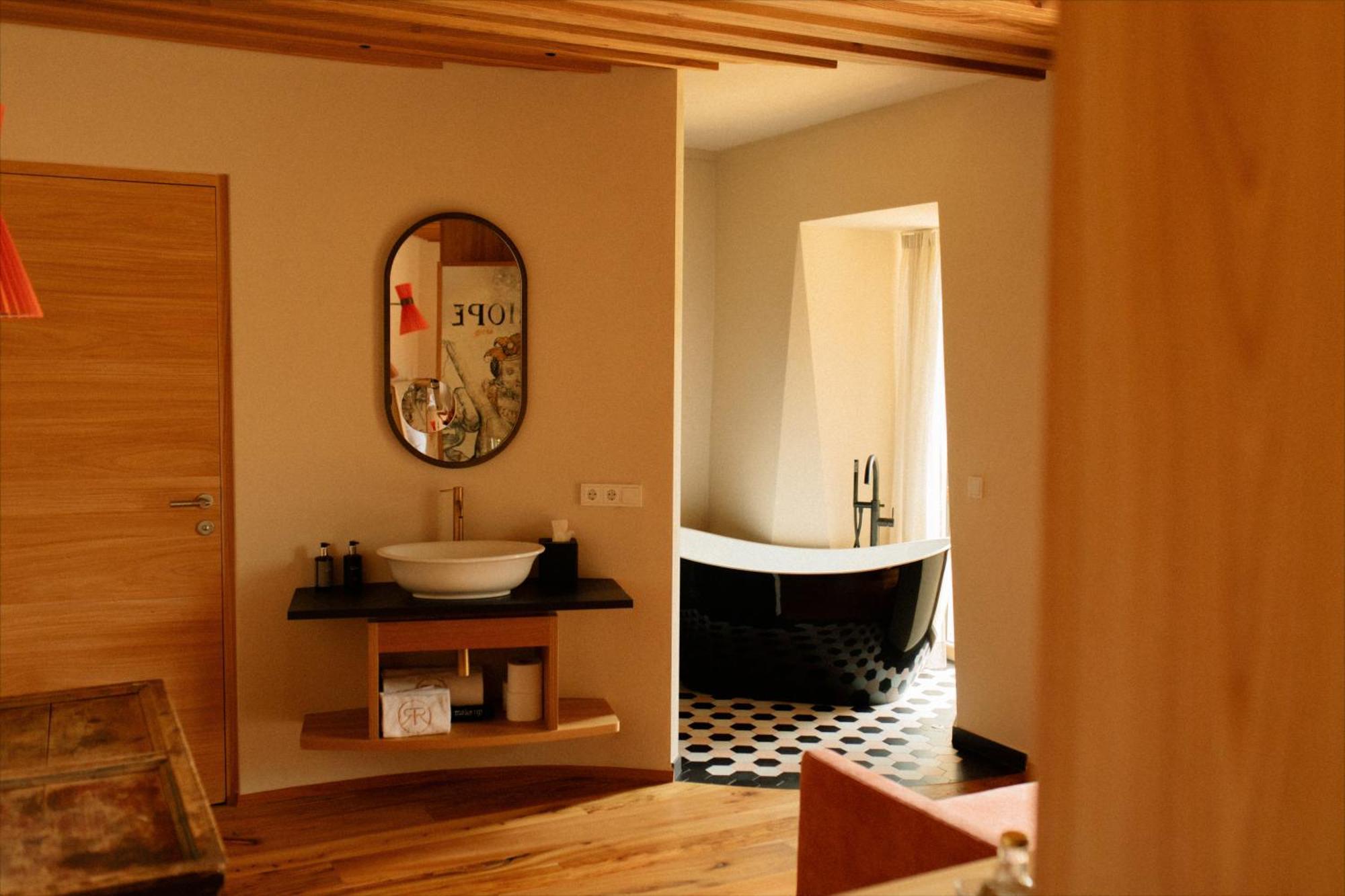 Langenmantel Historic Suites Termeno Εξωτερικό φωτογραφία